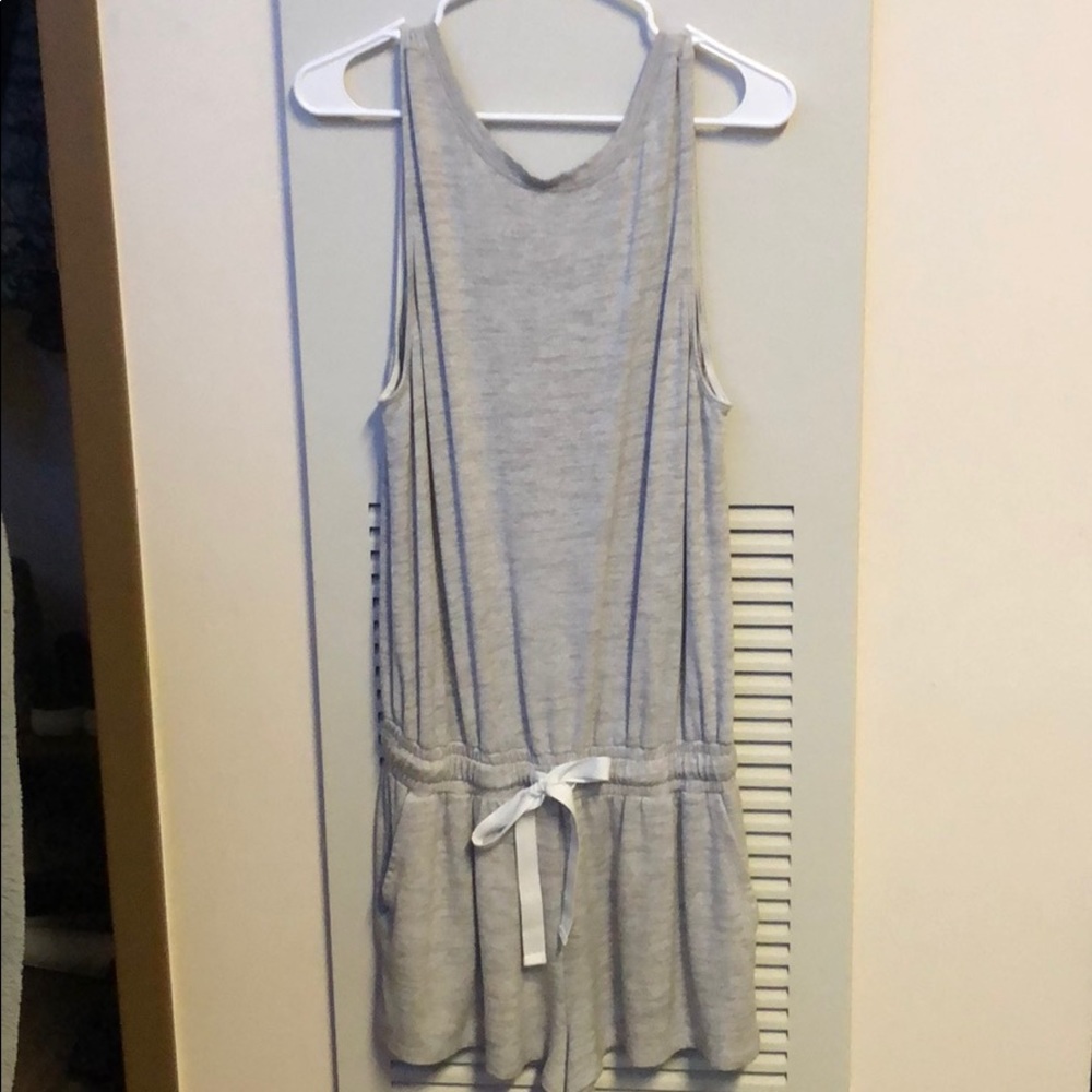 Aritzia Wilfred Sleeveless Romper